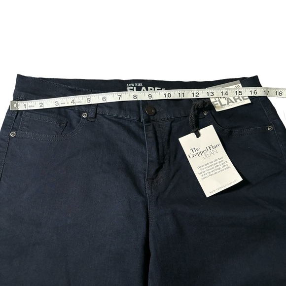 NWT New York & Company Low Rise Flare Leg Cropped Jeans Dark Wash Size 12 - Picture 10 of 12